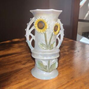 Vtg Lusterware 3 Dimensional Sunflower 8.5" Vase Made in Slovakia